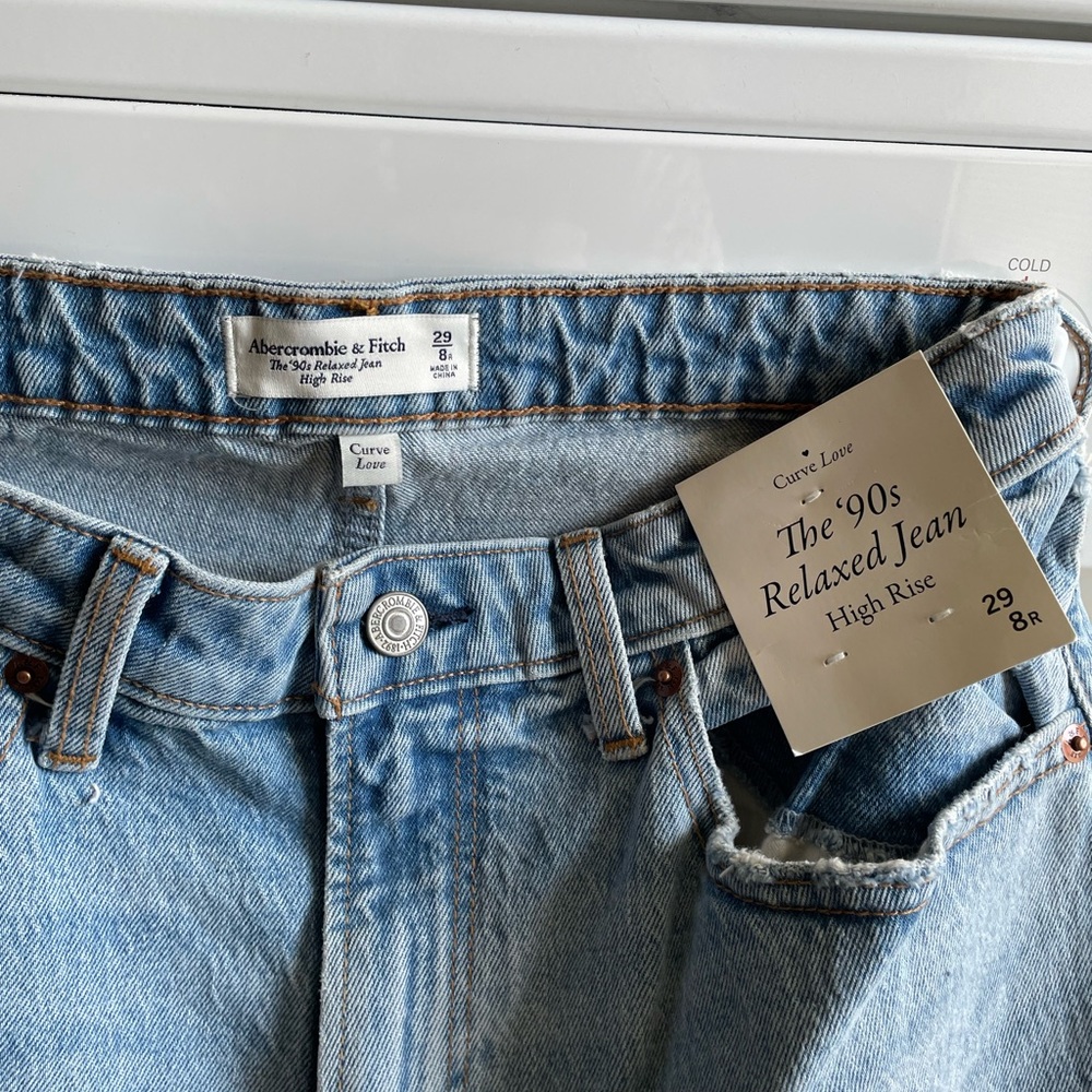 Abercrombie curve love flare Jean